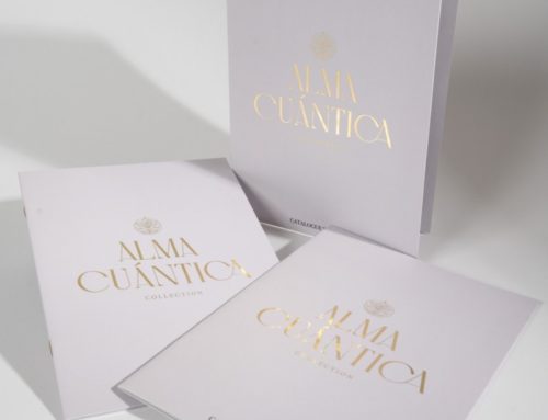 Catalogue pour maison de décoration d&rsquo;intérieur – Dorure numérique OR sur couverture et reliure avec 2 agrafes dorées – Couché mat avec pelliculage