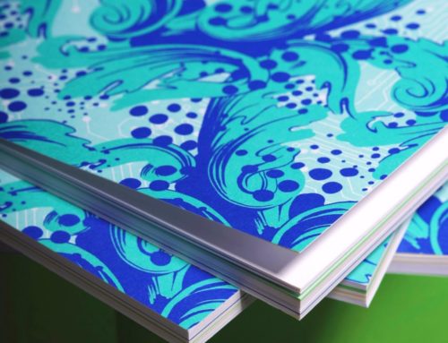 Carnet de notes angles droits sur papier upcyclé – Reliure dos carré collé – Impression offset Pantone Bleu 072 et Vert 333